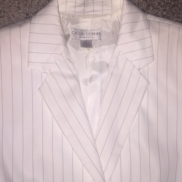 Pin stripe suite - Picture 2 of 4